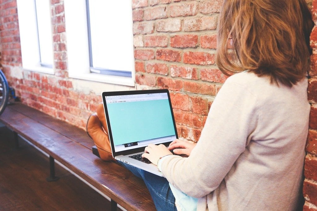 Acquérir de nouvelles compétences métier grâce à une formation IA
