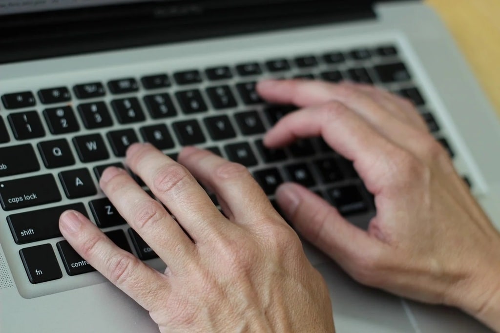Comment l'intelligence artificielle gratuite change la donne ?